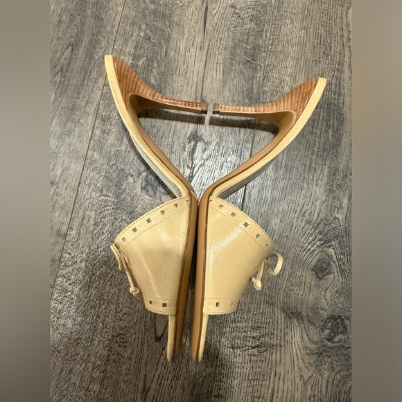 Chanel vintage heels - Picture 3 of 9